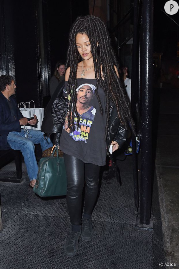 Rihanna affiche dreadlocks et look 'bad ass' dans les rues de New York