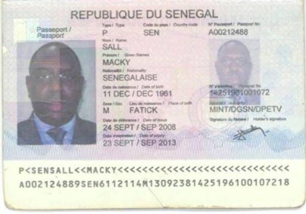 Double nationalité: Macky dément Me Wade et publie son passeport «périmé» Double nationalité: Macky dément Me Wade et publie son passeport «périmé»