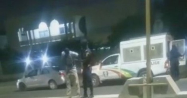 Rassemblement devant l'ambassade du Gabon à Dakar