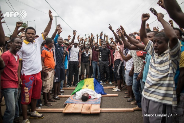 Gabon : cinq morts dans des heurts, 27 opposants toujours retenus au QG de Jean Ping