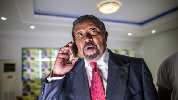 Gabon : Jean Ping appelle François Hollande à l'aide