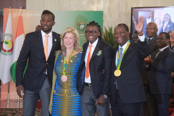 Jeux Olympiques: Ouattara offre 80 millions de F CFA et deux villas pour Cheick Sallah Cissé et Ruth Gbagbi Jeux Olympiques: Ouattara offre 80 millions de F CFA et deux villas pour Cheick Sallah Cissé et Ruth Gbagbi