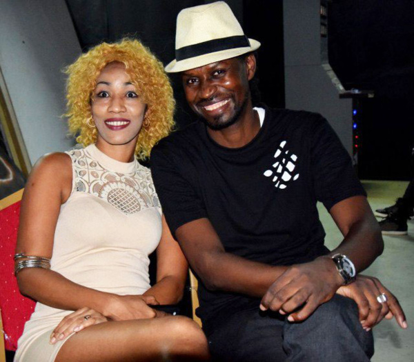 Xuman et sa femme : Un Couple tendre et amoureux… Xuman et sa femme : Un Couple tendre et amoureux…