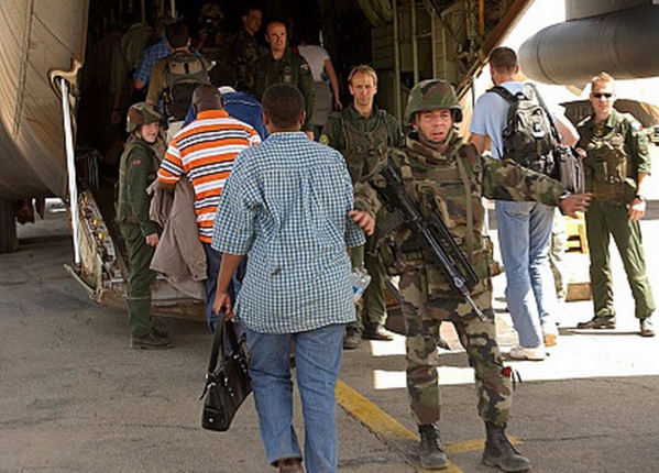 Gabon : des renforts militaires français Gabon : des renforts militaires français