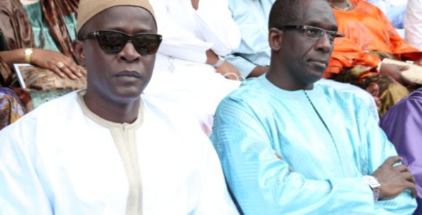Réunion de l'APR au Palais: Macky Sall réconcilie Abdoulaye Diouf Sarr et Yakham Mbaye Réunion de l'APR au Palais: Macky Sall réconcilie Abdoulaye Diouf Sarr et Yakham Mbaye