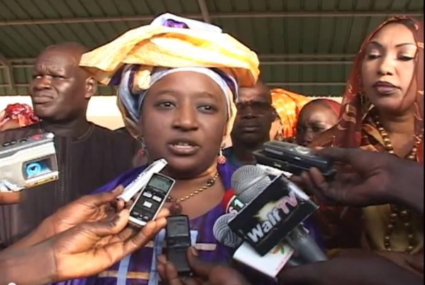 Aminata Lô, sur la gestion de Macky Sall :«Soyons debout pour barrer la route à ce fasciste » Aminata Lô, sur la gestion de Macky Sall :«Soyons debout pour barrer la route à ce fasciste »