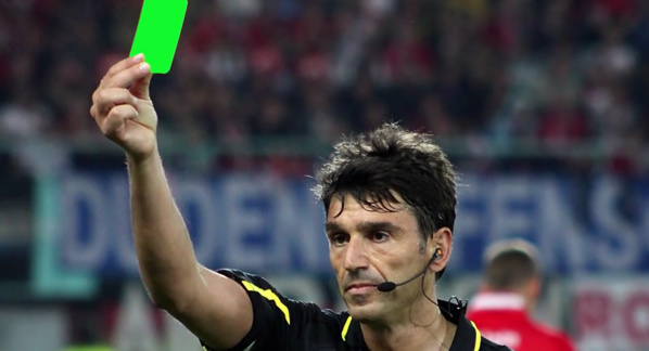 En Italie, un footballeur a reçu le premier carton vert de l’histoire du foot