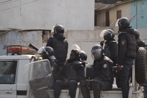 Le pouvoir avait peur: Beaucoup d'armes déployées contre l'opposition aujourd'hui (Photos) Le pouvoir avait peur: Beaucoup d'armes déployées contre l'opposition aujourd'hui (Photos)