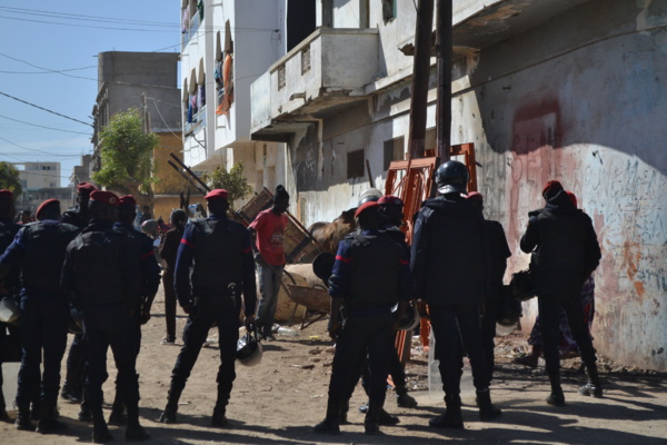 Le pouvoir avait peur: Beaucoup d'armes déployées contre l'opposition aujourd'hui (Photos) Le pouvoir avait peur: Beaucoup d'armes déployées contre l'opposition aujourd'hui (Photos)