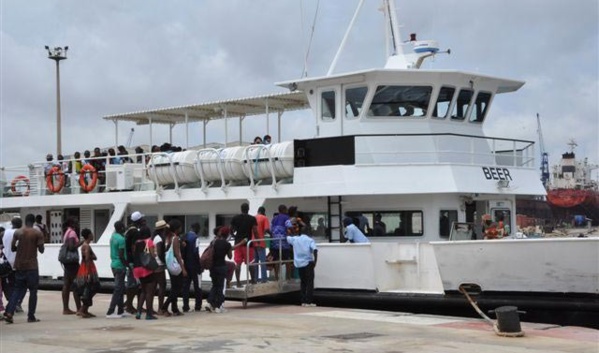 GORÉE: Le chef du poste de police de l’île bastonné et mis Ko GORÉE: Le chef du poste de police de l’île bastonné et mis Ko