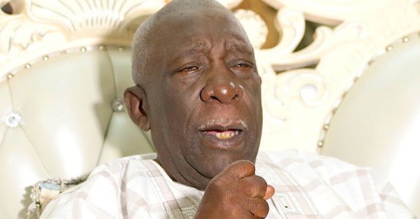 Malade, le doyen El Haj Mansour Mbaye évacué en France Malade, le doyen El Haj Mansour Mbaye évacué en France