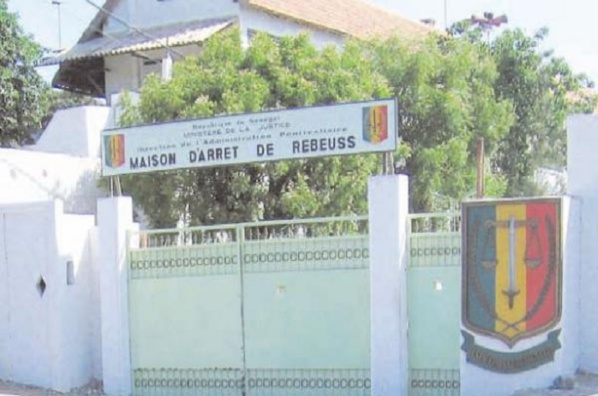 Un Français se radicalise, insulte le Prophète et le Coran puis finit sa course à Rebeuss Un Français se radicalise, insulte le Prophète et le Coran puis finit sa course à Rebeuss