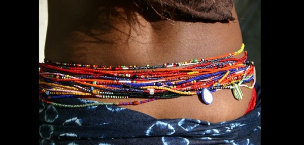 4 raisons qui prouvent que les femmes qui portent les perles aux reins sont les meilleures au lit 4 raisons qui prouvent que les femmes qui portent les perles aux reins sont les meilleures au lit