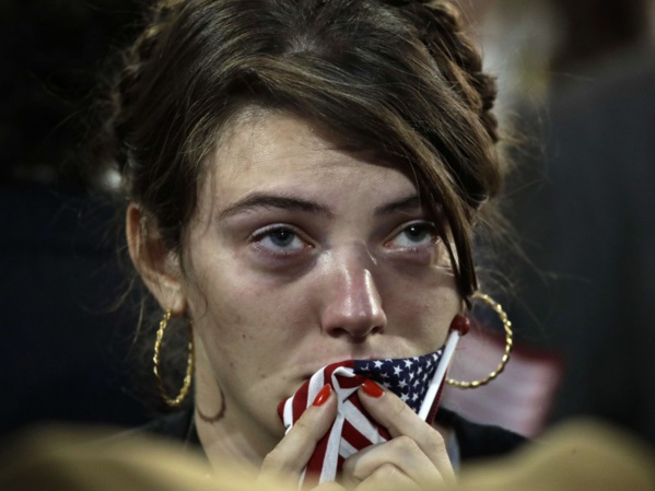 PHOTOS. les démocrates fondent en larmes PHOTOS. les démocrates fondent en larmes