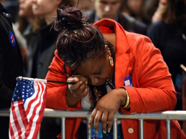 PHOTOS. les démocrates fondent en larmes