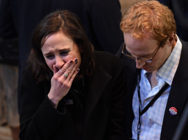 PHOTOS. les démocrates fondent en larmes