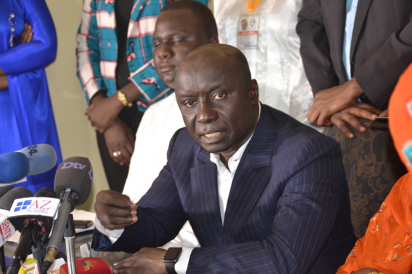 Idrissa Seck à Touba: « Ce qui m’intéresse en ce moment et me fait mal, c’est la souffrance du peuple sénégalais » Idrissa Seck à Touba: « Ce qui m’intéresse en ce moment et me fait mal, c’est la souffrance du peuple sénégalais »