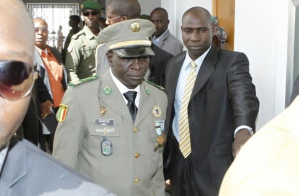 Le Capitaine  Sanogo se présente à la barre: « Je suis le General Amadou Aya Sanogo, et ancien Chef d’Etat »