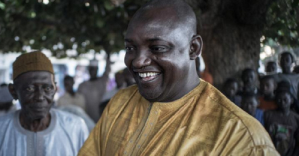 Gambie : qui est Adama Barrow, l’homme qui a réussi à faire tomber Yahya Jammeh ?
