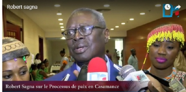 Gambie : Robert Sagna opte pour l’isolement de Jammeh