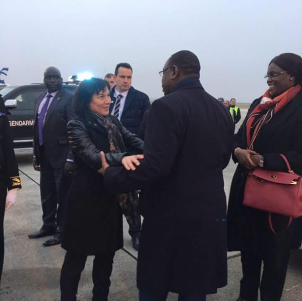 France: Macky Sall accueilli par un simple ministre