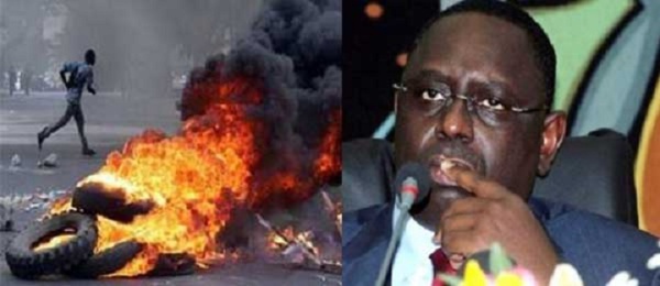 Fatick : Les jeunes Apéristes descendent Macky SALL en flamme Fatick : Les jeunes Apéristes descendent Macky SALL en flamme