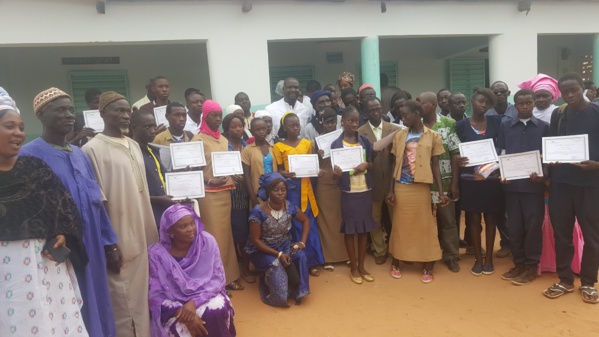 Le responsable libéral Tito Tamba honore les meilleurs élèves de la zone des Kalounay