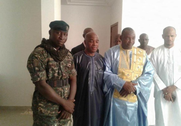Dernière minute: une unité de l'armée Gambienne quitte Jammeh pour Barrow