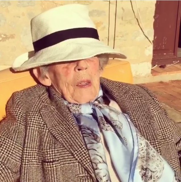 Voici, la mère de Nicolas Sarkozy...