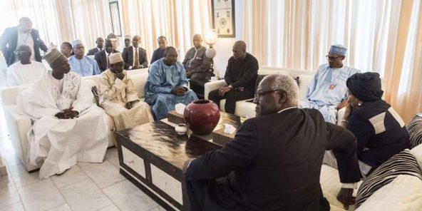 Gambie : le président de la Commission électorale en exil forcé au Sénégal