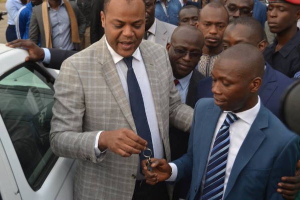 Ziguinchor: Youssou Sidibé doté d'un véhicule de service Ziguinchor: Youssou Sidibé doté d'un véhicule de service
