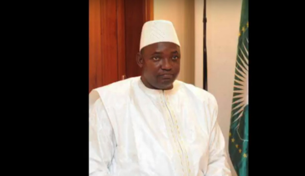 Adama Barrow, un président avec deux femmes. Sera- t-il à la hauteur ? Adama Barrow, un président avec deux femmes. Sera- t-il à la hauteur ?