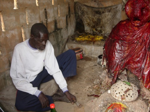 Le grand féticheur du saloum se prononce sur le match Sénégal /Cameroun :« J’ai vu en rêve l’équipe» Le grand féticheur du saloum se prononce sur le match Sénégal /Cameroun :« J’ai vu en rêve l’équipe»