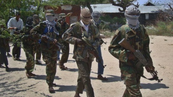 Le groupe islamiste al-Shabab, exécute de présumés espions Le groupe islamiste al-Shabab, exécute de présumés espions