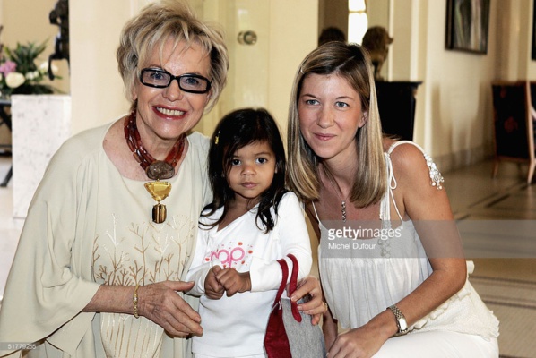 Images rares de Viviane Wade avec sa belle-fille Karine, la défunte épouse de Karim Wade Images rares de Viviane Wade avec sa belle-fille Karine, la défunte épouse de Karim Wade