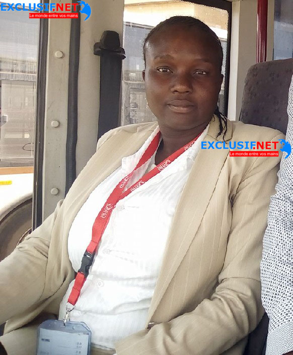  Voici la toute première conductrice de bus Dakar Dem Dikk