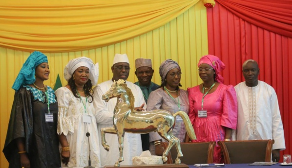 Politique industrielle du Sénégal . Macky décide de soutenir les entreprises implantées à la SODIDA et à la SONEPI Politique industrielle du Sénégal . Macky décide de soutenir les entreprises implantées à la SODIDA et à la SONEPI