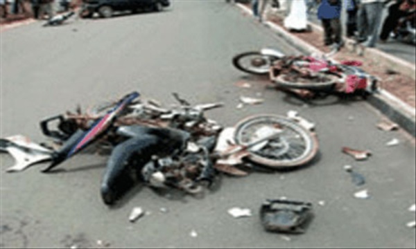 Dernière minute :Choc entre un bus Tata et un scooter à Cambérène.... Dernière minute :Choc entre un bus Tata et un scooter à Cambérène....