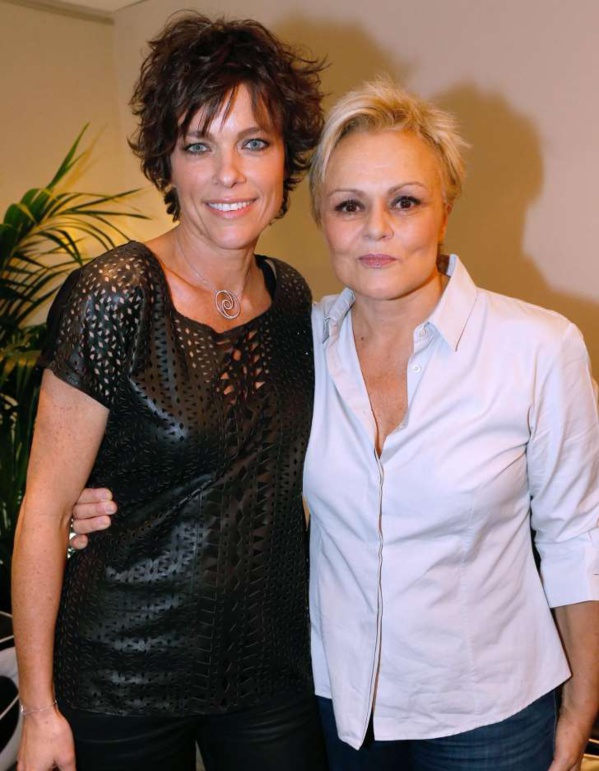 Muriel Robin en couple avec Anne Le Nen : « C'est mon amie, ma soeur, mon mari » Muriel Robin en couple avec Anne Le Nen : « C'est mon amie, ma soeur, mon mari »