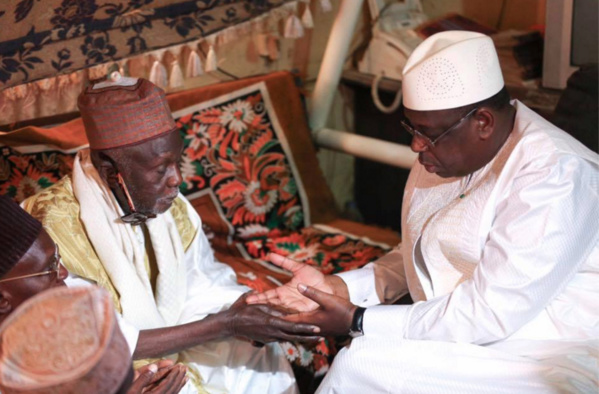 Le Khalife de Léona Niassène à Macky :« J'ai commencé à battre campagne pour vous depuis longtemps » Le Khalife de Léona Niassène à Macky :« J'ai commencé à battre campagne pour vous depuis longtemps »