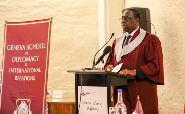 Titre de Docteur Honoris Causa par la Genève School of Diplomacy, remis à Macky Titre de Docteur Honoris Causa par la Genève School of Diplomacy, remis à Macky