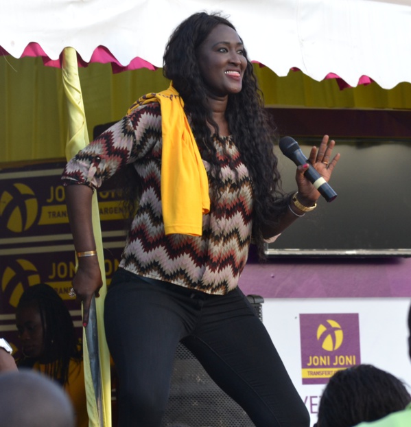 L'écartement de jambes de Yama, fait polémique sur facebook (Regardez) L'écartement de jambes de Yama, fait polémique sur facebook (Regardez)