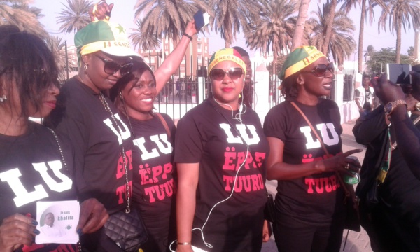 Photos: Il y'avait aussi des belles dames à la manifestation de Y'en a marre Photos: Il y'avait aussi des belles dames à la manifestation de Y'en a marre