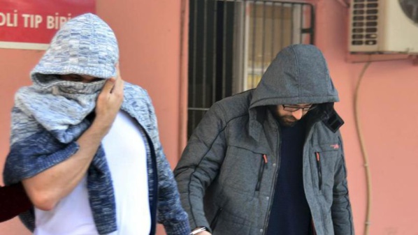 Présidentielle: Deux hommes soupçonnés de préparer un attentat «imminent» arrêtés à Marseille Présidentielle: Deux hommes soupçonnés de préparer un attentat «imminent» arrêtés à Marseille