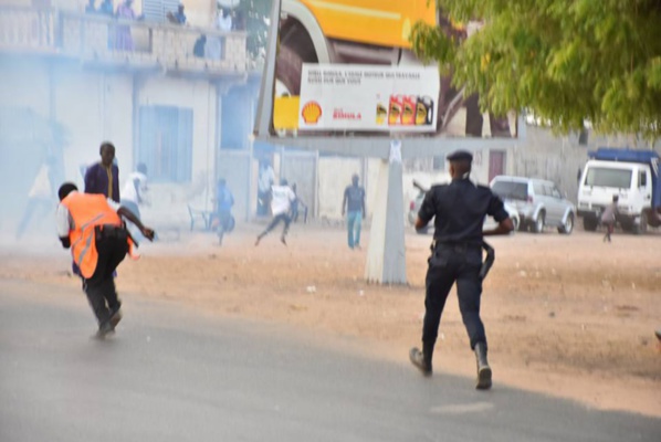 Diourbel: la police pourchasse les militants de Khalifa Sall et Manko Taxawu Senegaal Diourbel: la police pourchasse les militants de Khalifa Sall et Manko Taxawu Senegaal