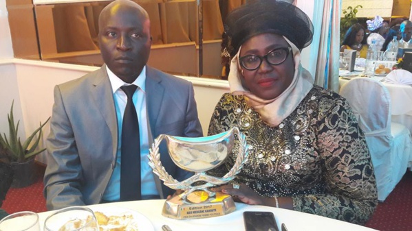 Calebasse de l'excellence: Adji Mergane Kanouté décroche, le prix de la " Femme Modèle Politique" Calebasse de l'excellence: Adji Mergane Kanouté décroche, le prix de la " Femme Modèle Politique"