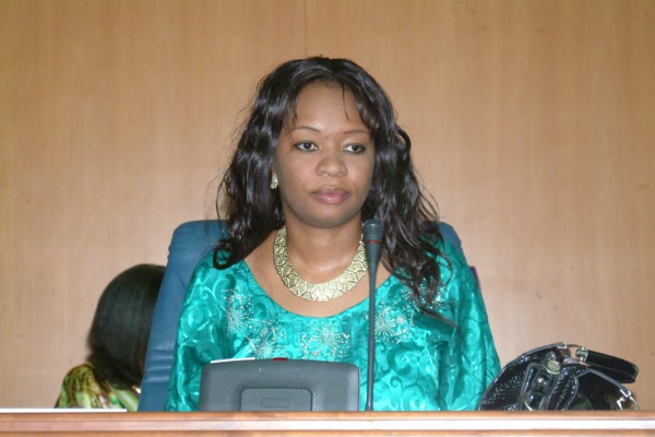 Fatoumata Gassama Fall du FS/DBJ, arrêtée par la Police Fatoumata Gassama Fall du FS/DBJ, arrêtée par la Police