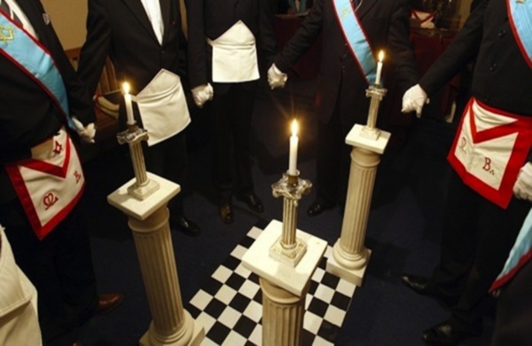 Les francs-maçons: Quelle est leur influence au Sénégal ? Les francs-maçons: Quelle est leur influence au Sénégal ?