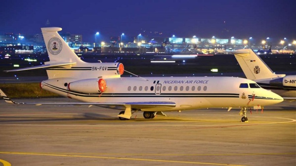 Nigéria : l'avion de Buhari à Londres fait débat Nigéria : l'avion de Buhari à Londres fait débat
