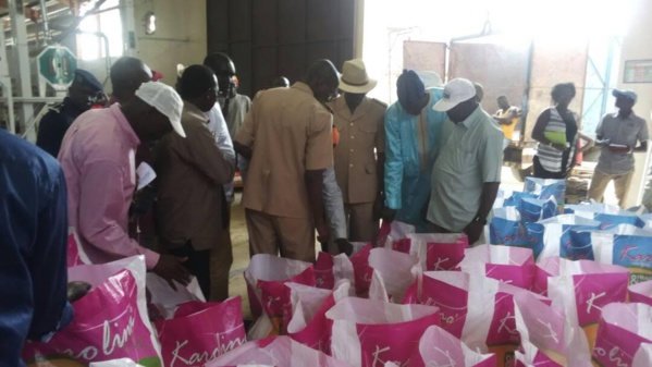 Serigne Mboussobé Bousso en tournée économique au Nord : « il est possible de réaliser l'autosuffisance en riz grâce aux efforts consentis par le Président Macky Sall » Serigne Mboussobé Bousso en tournée économique au Nord : « il est possible de réaliser l'autosuffisance en riz grâce aux efforts consentis par le Président Macky Sall »